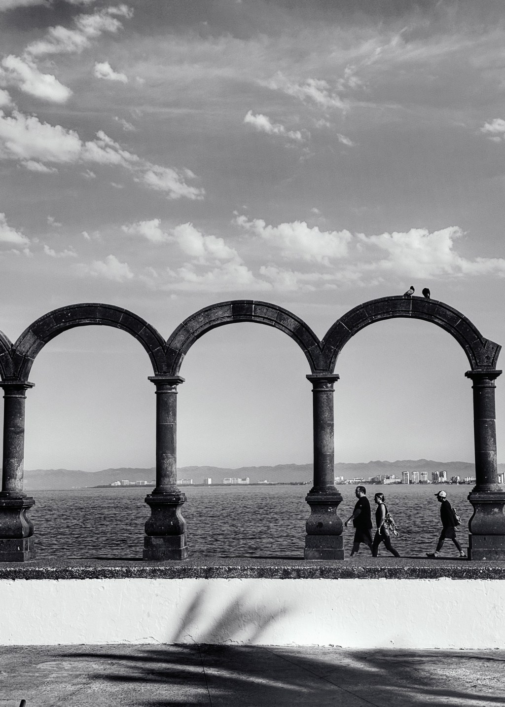 Mexico in Monochrome – Walking Tour,&nbsp;Pool.